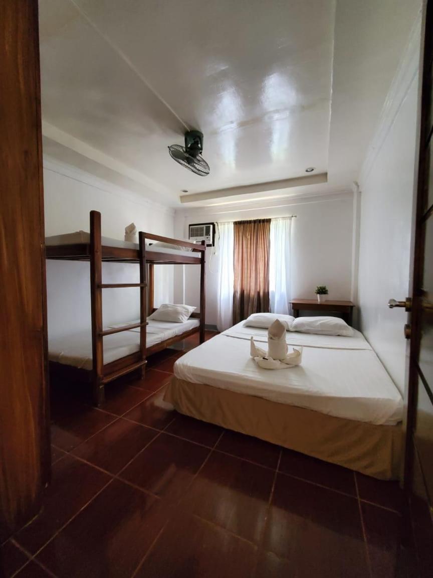 קורון Ricardo Valley Inn מראה חיצוני תמונה