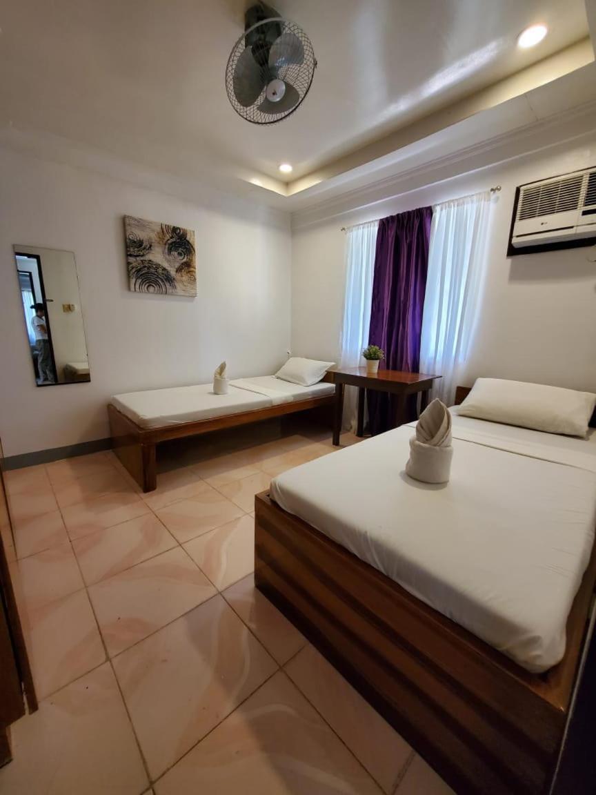 קורון Ricardo Valley Inn מראה חיצוני תמונה