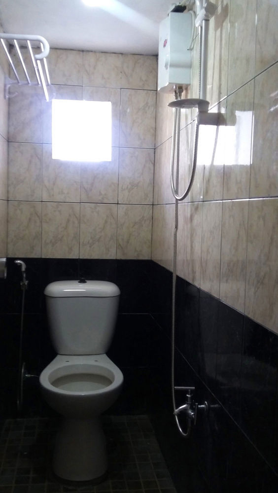 קורון Ricardo Valley Inn מראה חיצוני תמונה