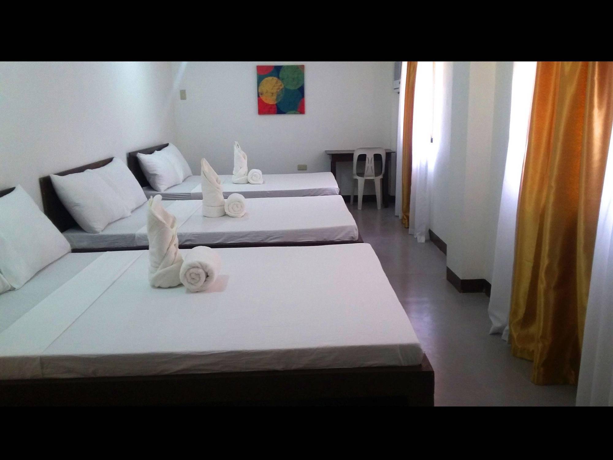 קורון Ricardo Valley Inn מראה חיצוני תמונה