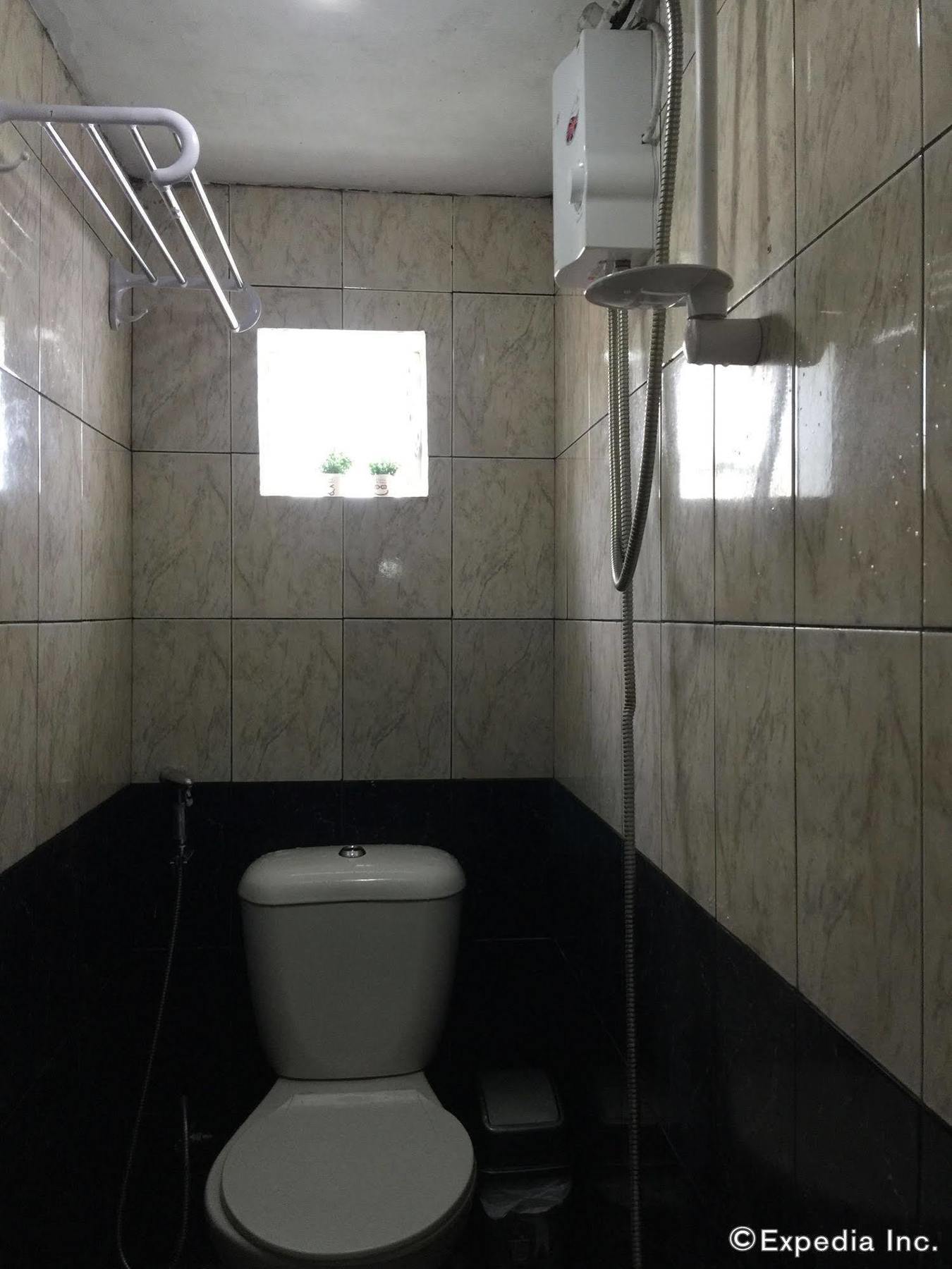 קורון Ricardo Valley Inn מראה חיצוני תמונה