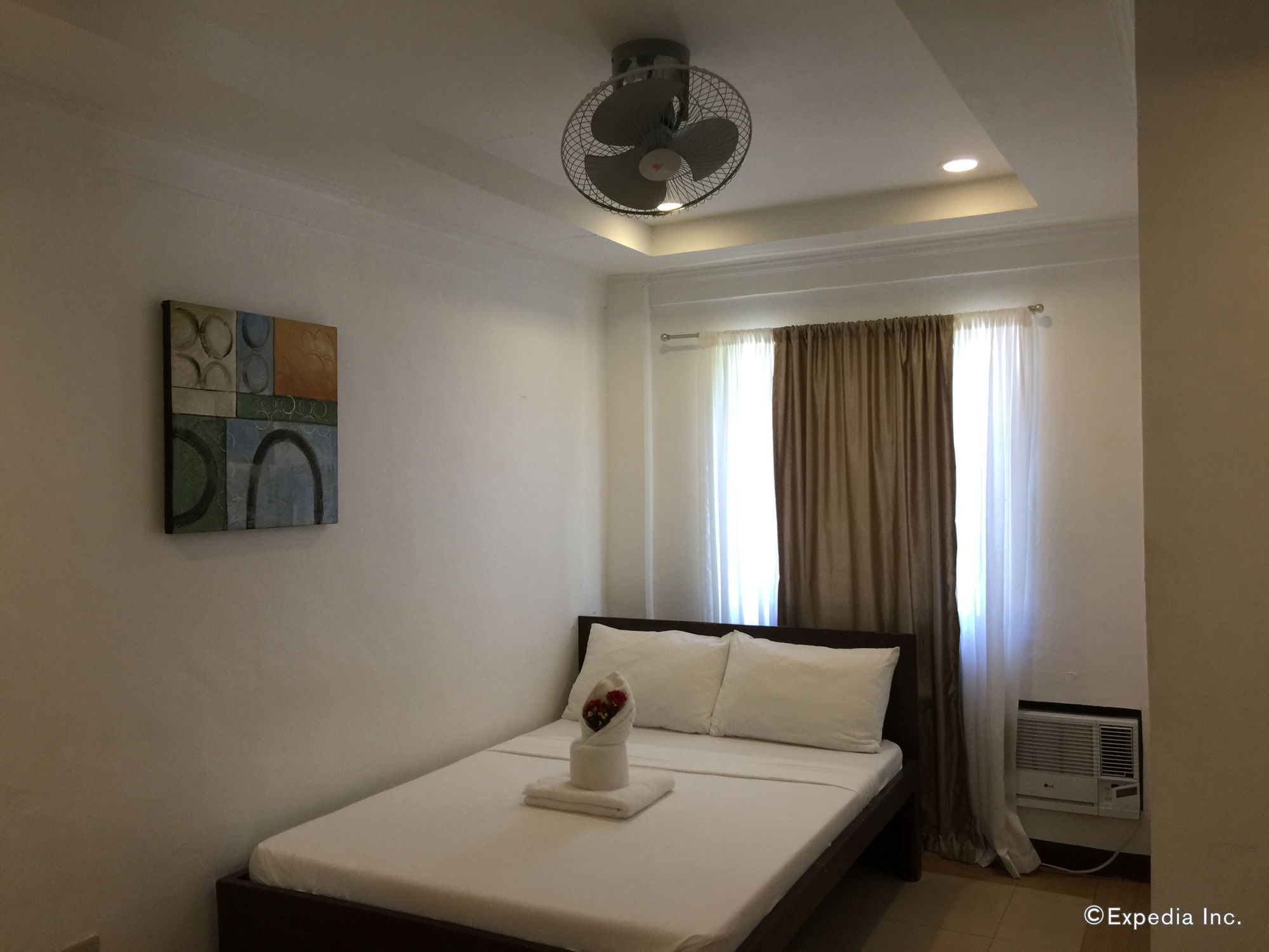 קורון Ricardo Valley Inn מראה חיצוני תמונה