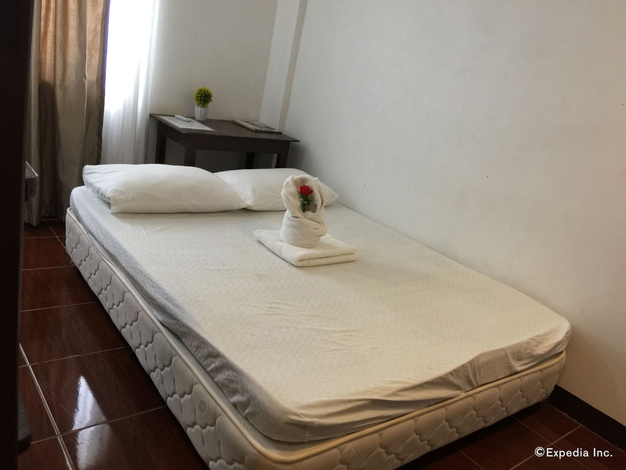 קורון Ricardo Valley Inn מראה חיצוני תמונה