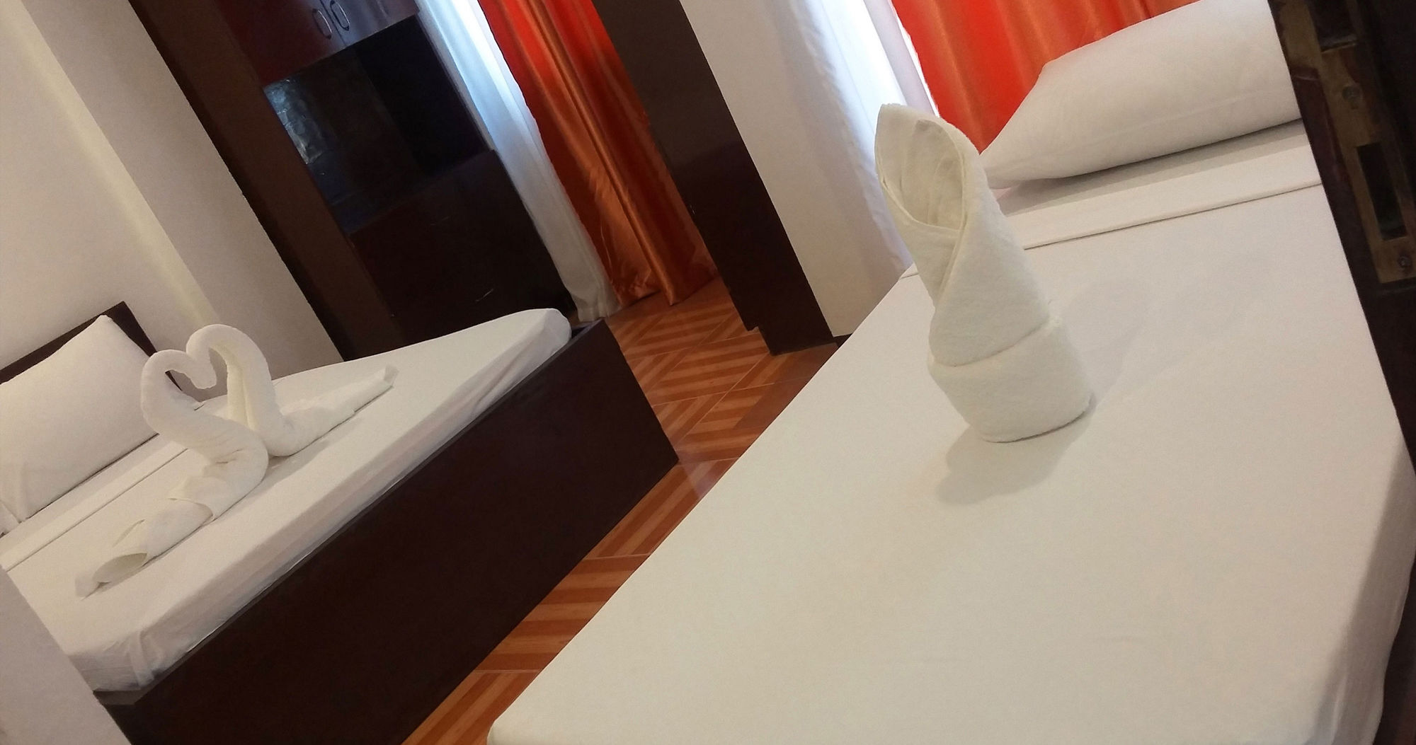 קורון Ricardo Valley Inn מראה חיצוני תמונה