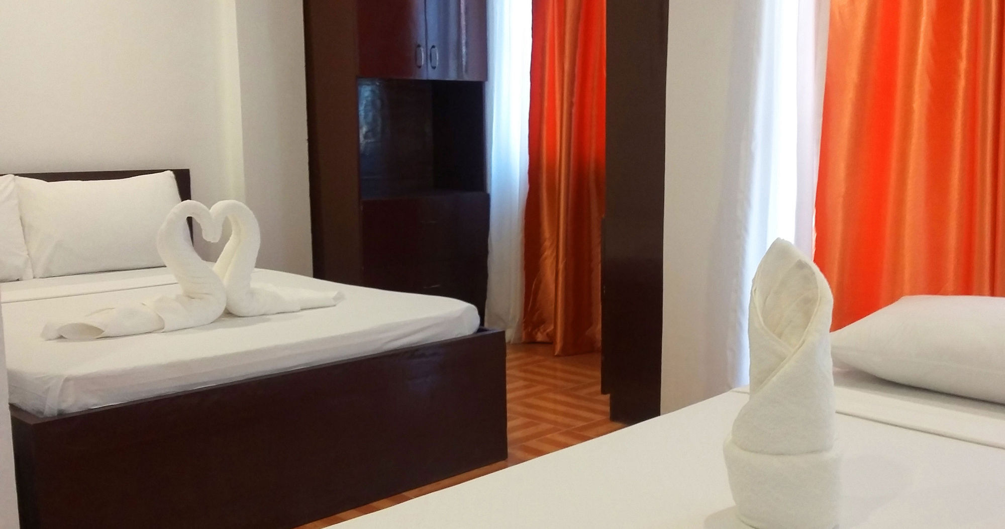 קורון Ricardo Valley Inn מראה חיצוני תמונה