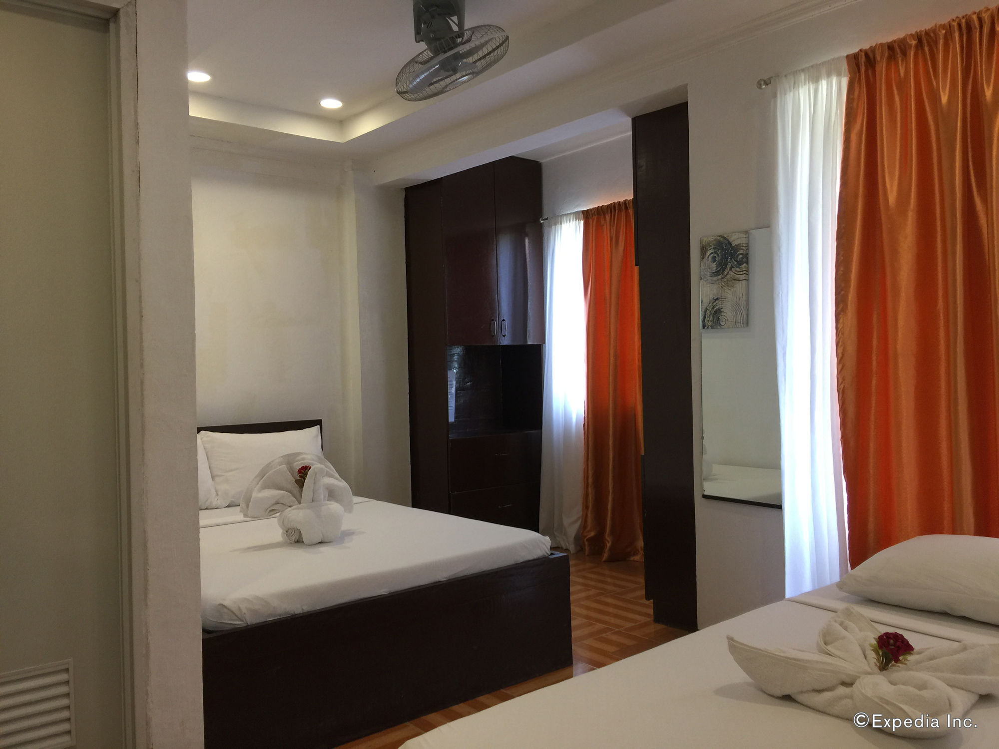 קורון Ricardo Valley Inn מראה חיצוני תמונה